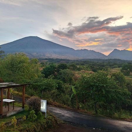 Family Rinjani Bungalow Sajang エクステリア 写真