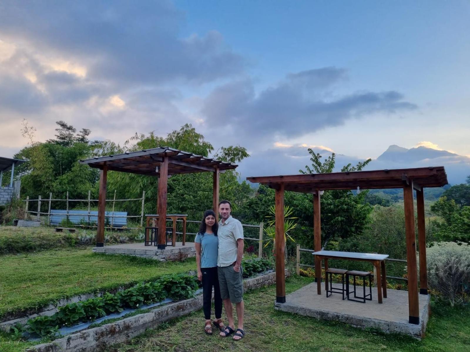 Family Rinjani Bungalow Sajang エクステリア 写真